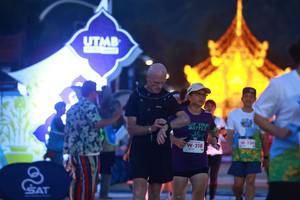 BIB: 218, 354
                            <button type="button" onclick="openModal(22341700)" class="btn btn-primary btn-sm float-right btn-popup" data-toggle="modal" data-target=".modal-high-quality">
                        <i class="fas fa-shopping-cart"></i> Add to Cart
                    </button>
                                            <button type="button" onclick="isThisMe(22341700, true)" class="btn btn-success btn-sm float-right btn-popup btn-isme hidden" data-toggle="tooltip" data-placement="bottom" title="นี่คือรูปของคุณใช่ไหม คลิกที่นี่เพื่อเอาเข้าอัลบั้ม">
                        <i class="fas fa-plus"></i> Add to album
                    </button>
                    <button type="button" onclick="isThisMe(22341700, false)" class="btn btn-warning btn-sm float-right btn-popup btn-isnotme hidden">
                        <i class="fas fa-ban"></i> Remove from album
                    </button>